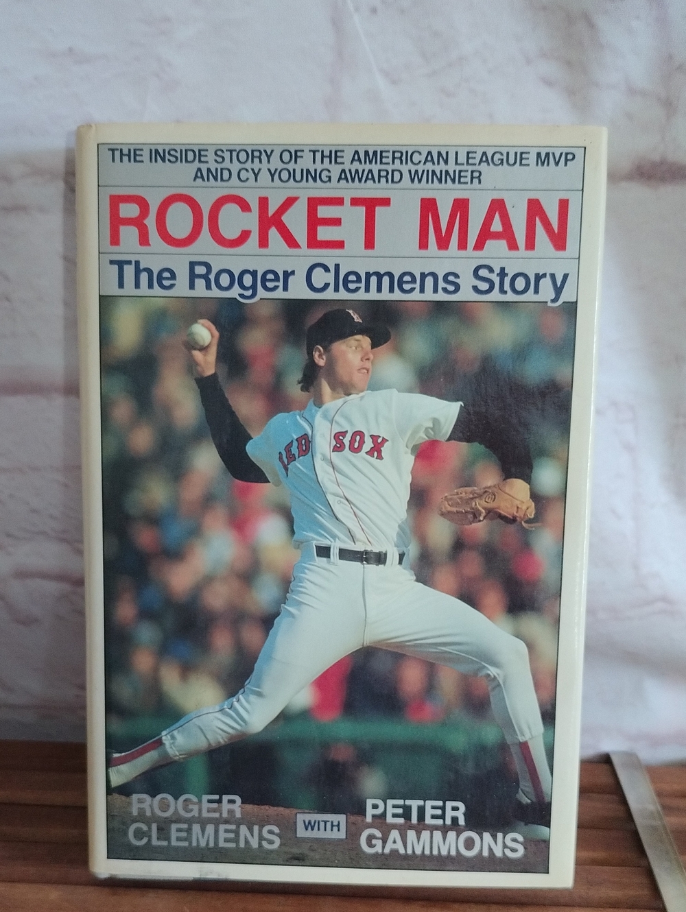Rocket Man: The Roger Clemens Story - Sports Biography (White/Red)
